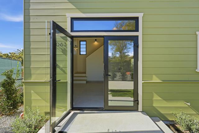 Building Photo - 1065 Buena Vista Way