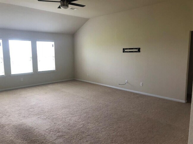 Building Photo - 5443 Seabird St