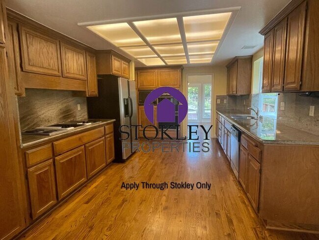 Foto del edificio - 443 Gentry Ct