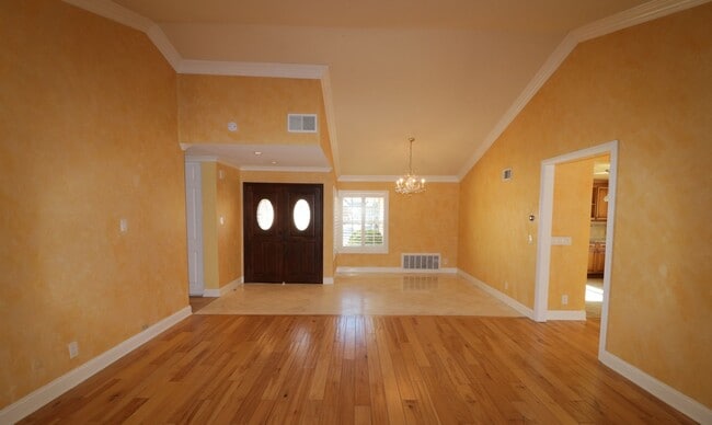 Foto del edificio - Beautiful West Hills Pool Home For Lease!