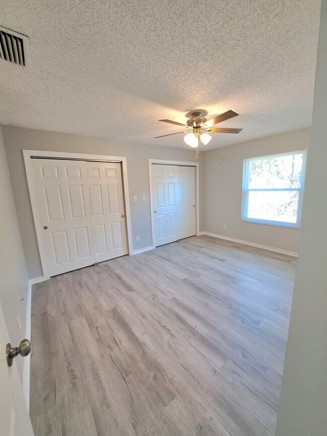 Foto del edificio - 6405 Cooper Ln