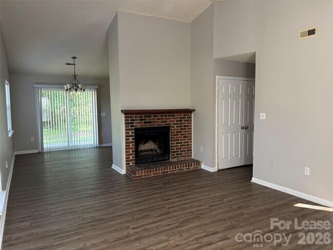 Foto del edificio - 6714 Marston Ct