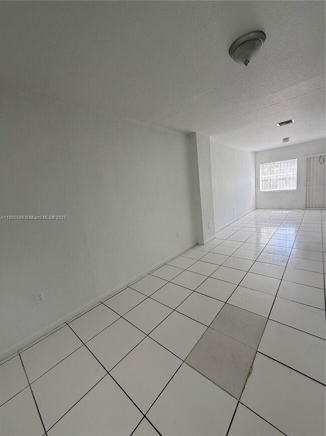 Building Photo - 8463 NW 4th Ct