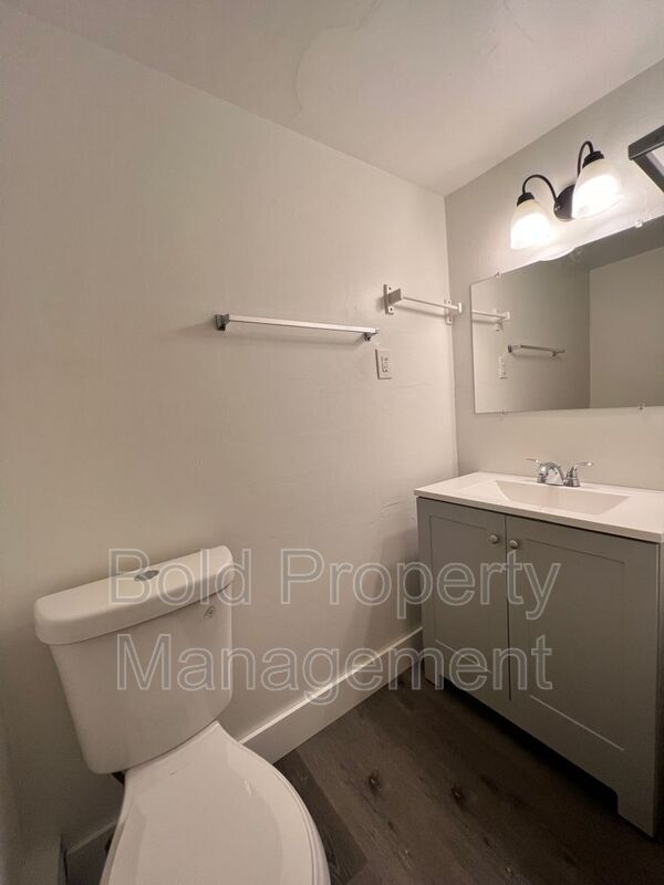 Building Photo - 507 E Lehman St