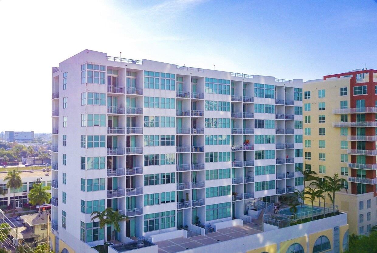Foto principal - 2200 NE 4th Ave