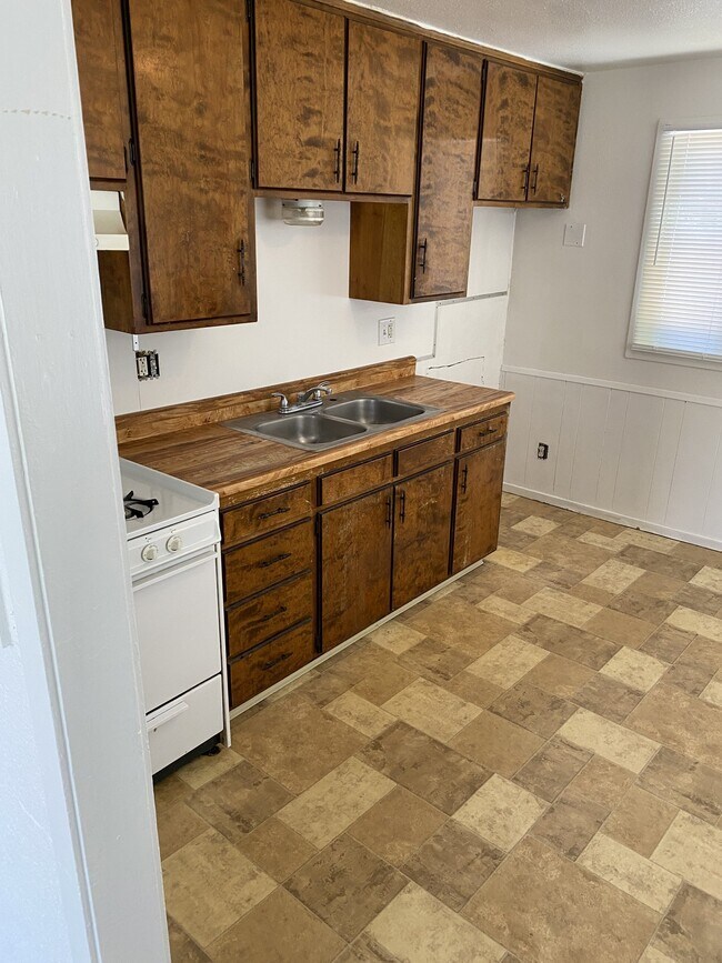 Foto del edificio - 2120 Meadowbrook Ave