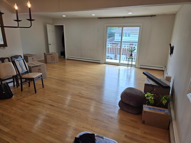 Living Room - 401 2nd St