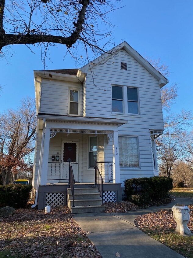 Primary Photo - 123 Teckla Ave