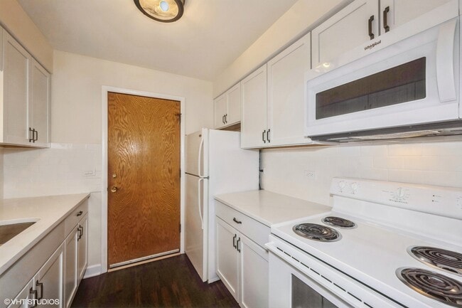 Building Photo - 5102 N Leonard Dr