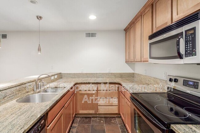 Foto del edificio - 4704 E Paradise Village Pkwy N