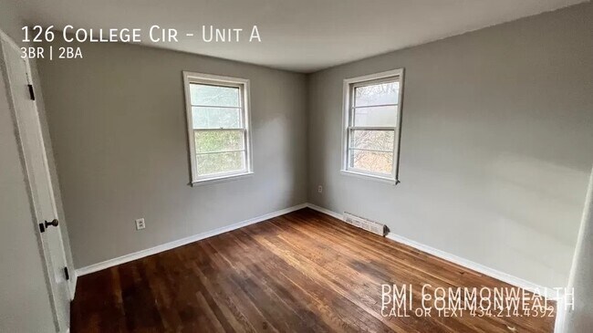 Building Photo - 3 Bed / 2 Bath Duplex (Available 9/10/23)
