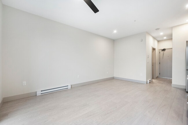 Building Photo - 45551-45551 Knight Rd