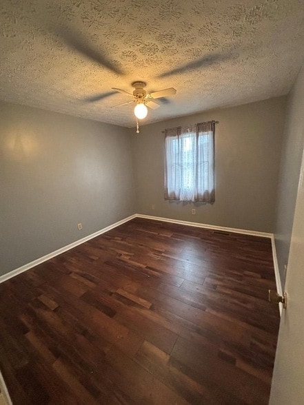 Building Photo - 709 Chert Ln