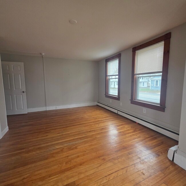 Building Photo - 200 Main St