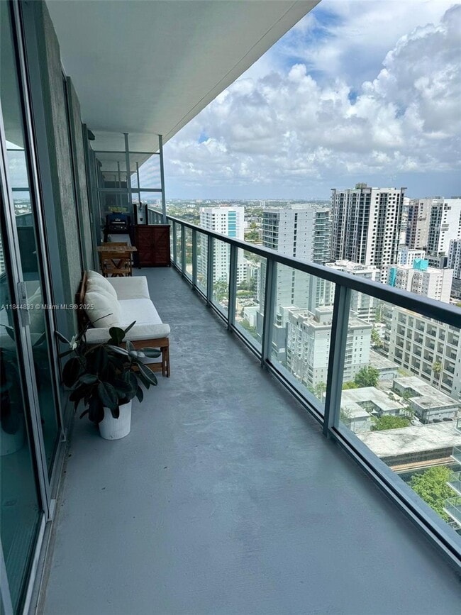 Foto del edificio - 79 SW 12th St