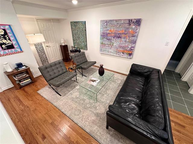 Foto del edificio - 4222 Newton Ave