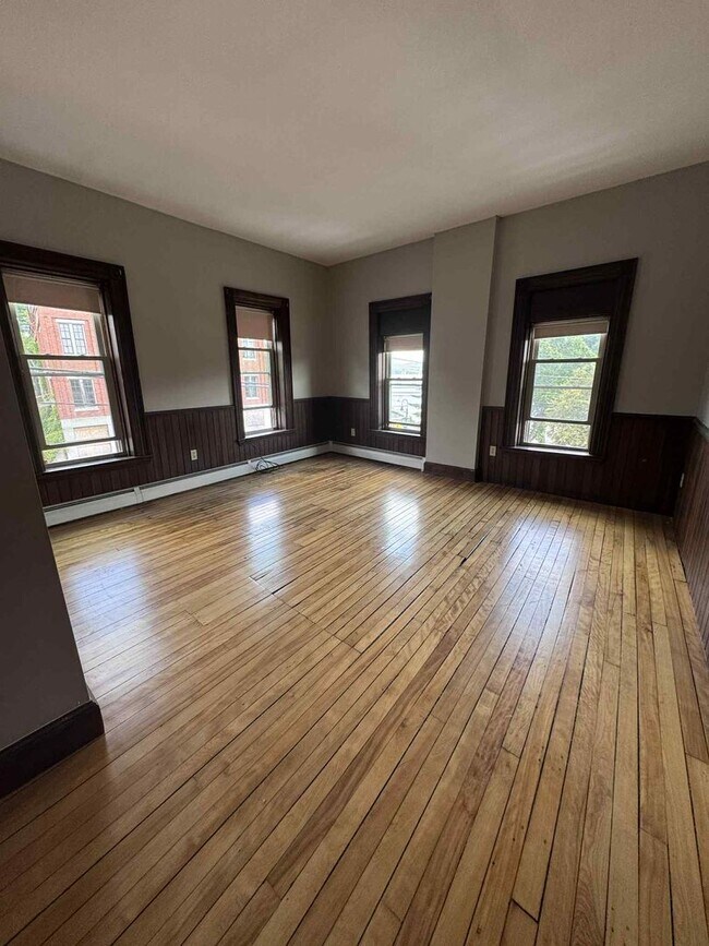 Foto del edificio - 2 Main St