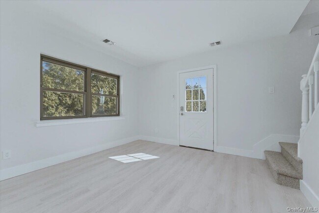 Building Photo - 136 Albany Blvd