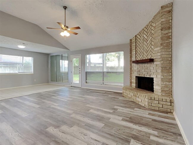 Building Photo - 13306 Wimbledon Oaks Dr