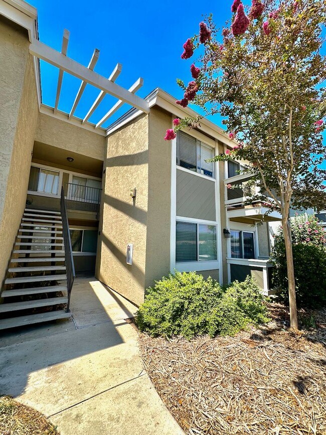 Building Photo - FOR RENT - Mira Mesa San Diego 2Br/1Ba 698...