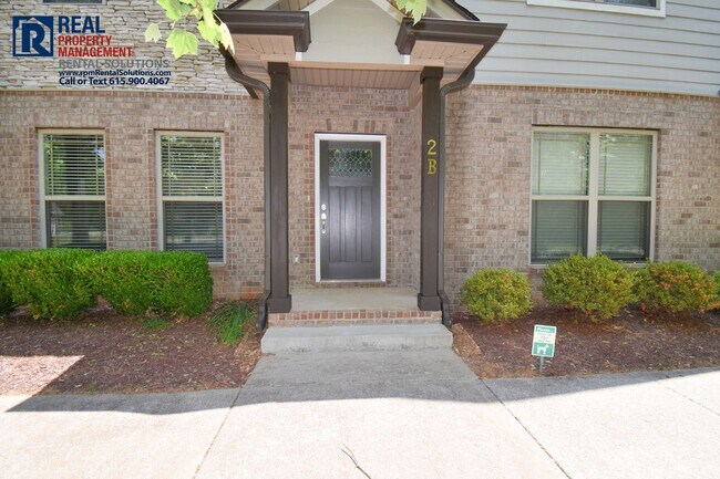 Foto del edificio - Great 2BR/2.5BA Murfreesboro townhome with washer/dryer included! Triple Blackman Schools!