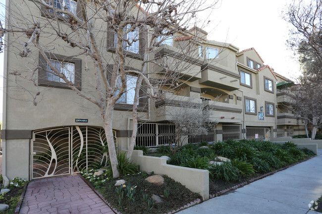 Canoga Apartments