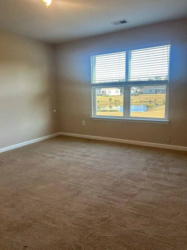 Foto del edificio - 192 Mountain Ash Ln