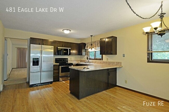 Building Photo - 481 W Eagle Lake Dr