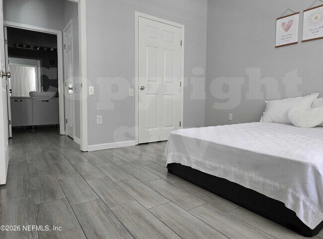 Foto del edificio - 10550 Baymeadows Rd