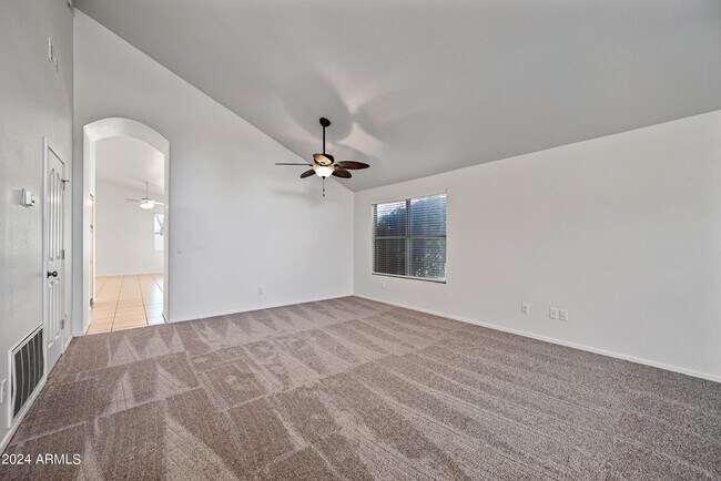 Building Photo - 7160 E Lindner Ave