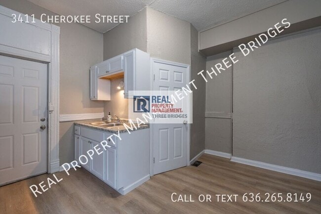 Building Photo - 3411 Cherokee St