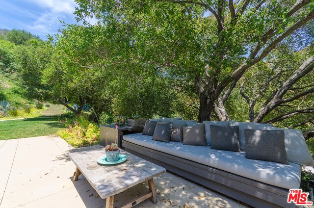 Building Photo - 2909 Mandeville Canyon Rd