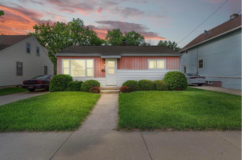 Primary Photo - 1126 W 7th Ave