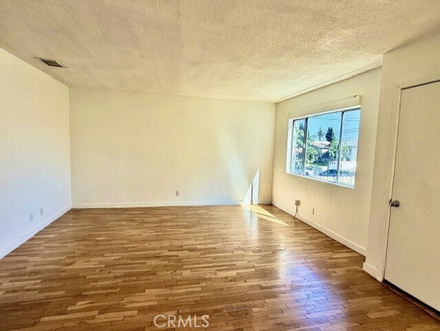 Foto del edificio - 964 W 2nd St