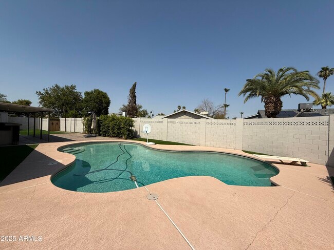 Building Photo - 4613 S Rita Ln