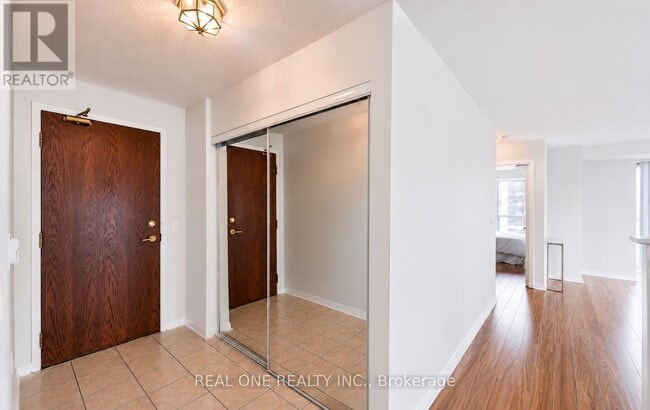 Building Photo - 26 Olive Ave