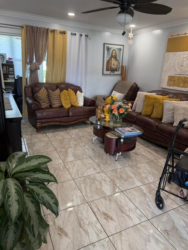 Foto del edificio - 2531 Barkley Dr W