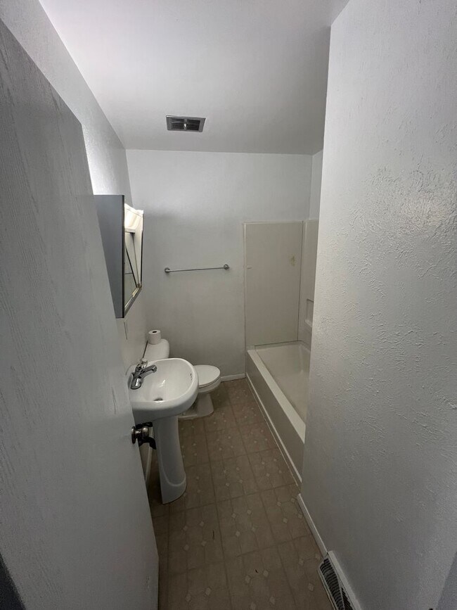 Foto del edificio - 103 Cedar Ct