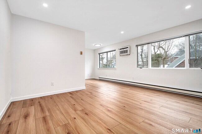 Foto del edificio - 30 Riverside Ave