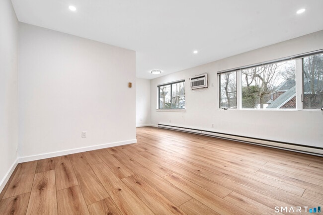 Building Photo - 30 Riverside Ave