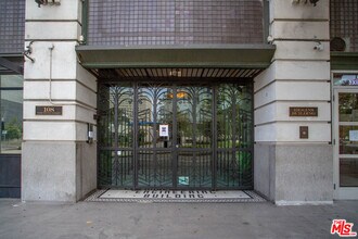 Building Photo - 108 W 2nd St