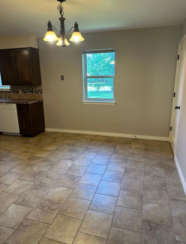 Building Photo - 405 Monte Ln