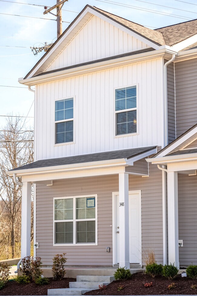 Building Photo - 348 Kristen Ct