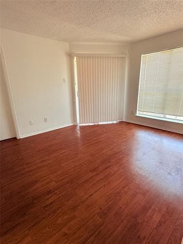 Building Photo - 18333 Roehampton Dr