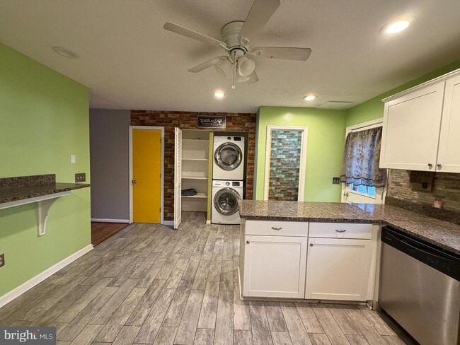 Building Photo - 204 Brunswick Rd