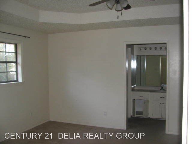 Building Photo - 3 br, 2 bath House - 813 Royal Oaks