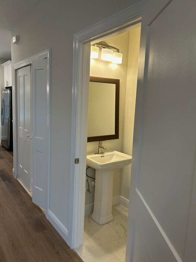 Foto del edificio - 206 W Fox St