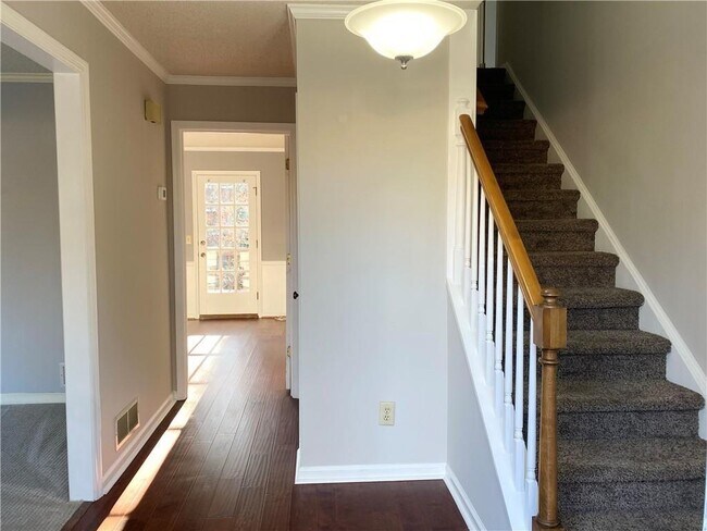 Foto del edificio - 105 Floss Flower Ct