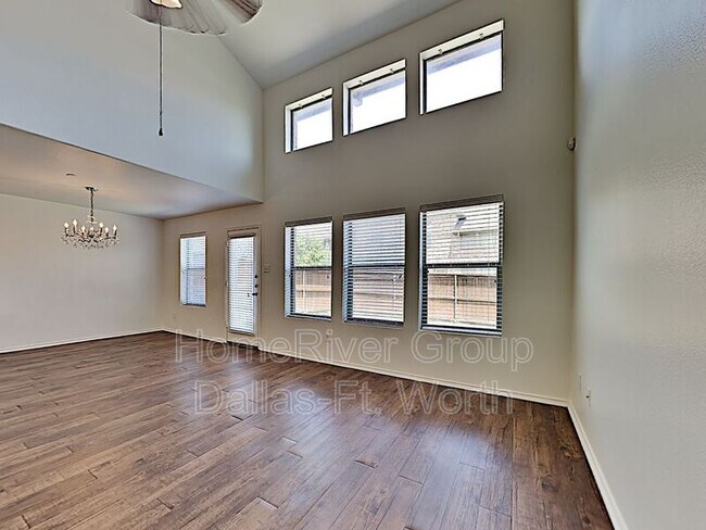 Building Photo - 1156 Sophia St