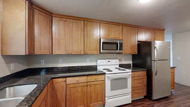 Gabinetes de calidad - 3925 Mason Loop Rd
